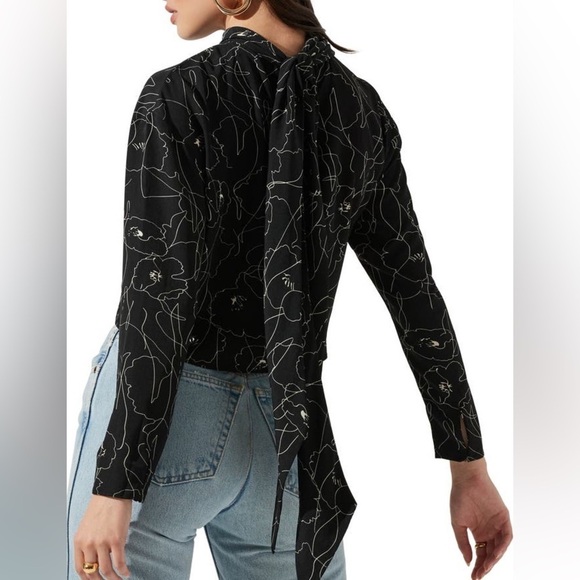 NWT ASTR Floral Black and White Long Sleeve Tie Neck Flowy Top Size XL - Picture 2 of 12
